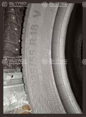 Continental UltraContact 235/55 R17 99V